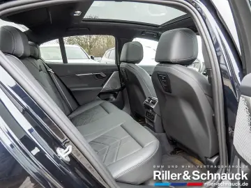 BMW 520i M-Sport Pro NAVI HUD ACC PANO 360  STANDHZ