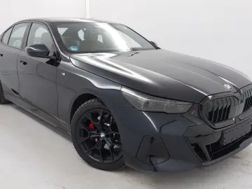 BMW 520d xDrive M Sport PRO MMRY PANO STNDHZNG KMFRT