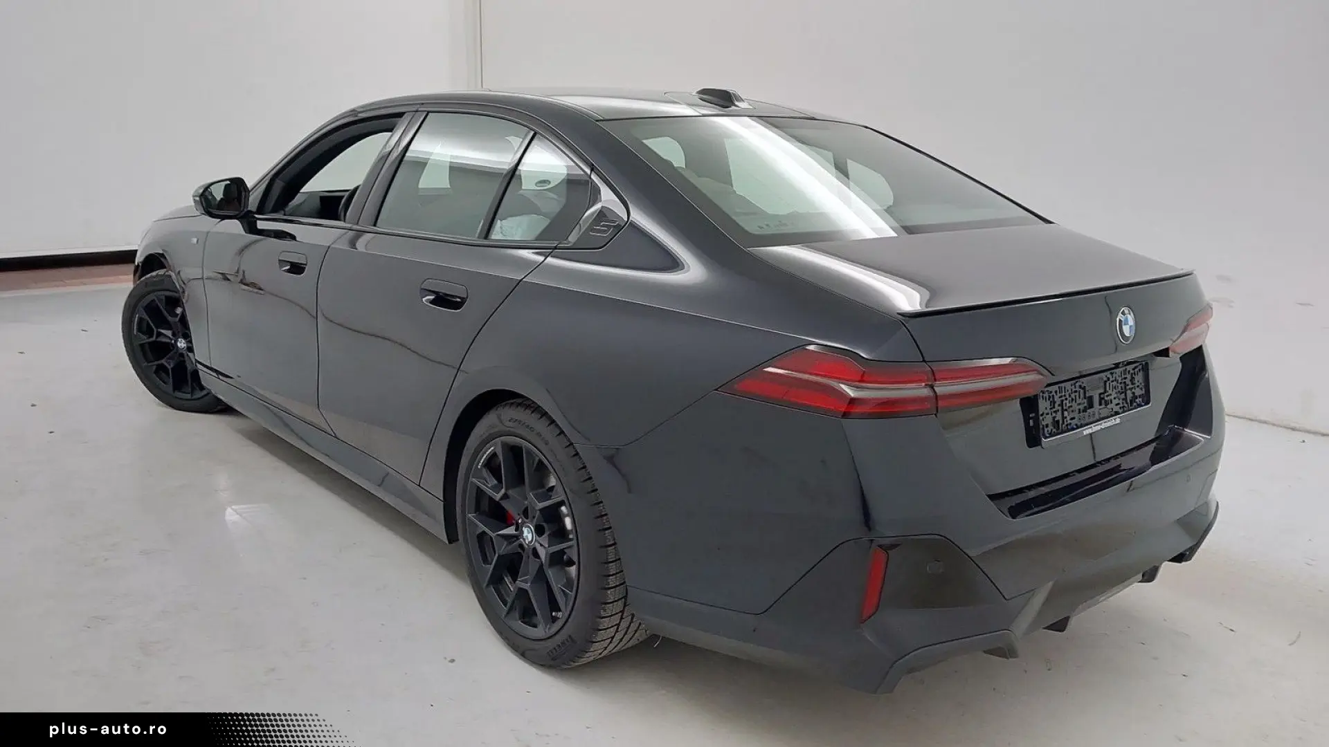 BMW 520d xDrive M Sport PRO MMRY PANO STNDHZNG KMFRT