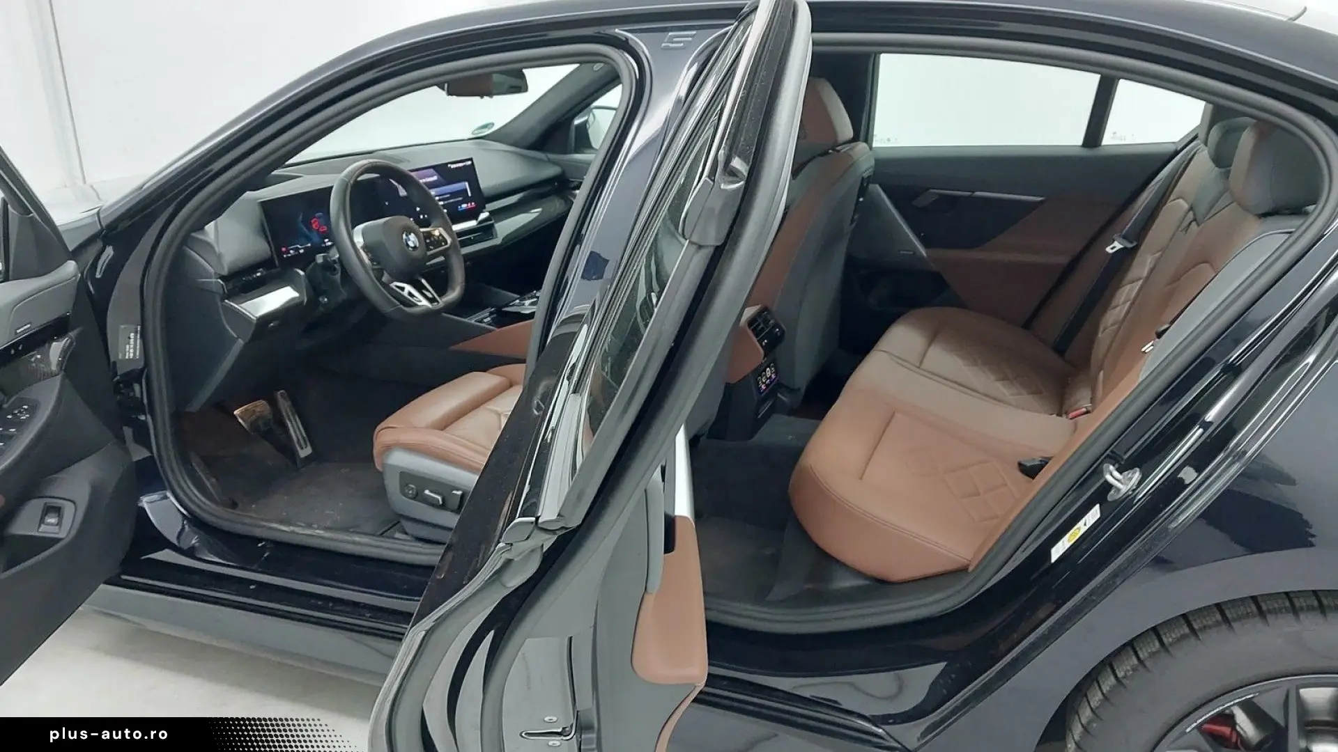 BMW 520d xDrive M Sport PRO MMRY PANO STNDHZNG KMFRT