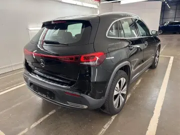MERCEDES-BENZ EQA 250 LEDER LED Kamera-360  Netto-19300€
