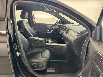 MERCEDES-BENZ EQA 250 LEDER LED Kamera-360  Netto-19300€