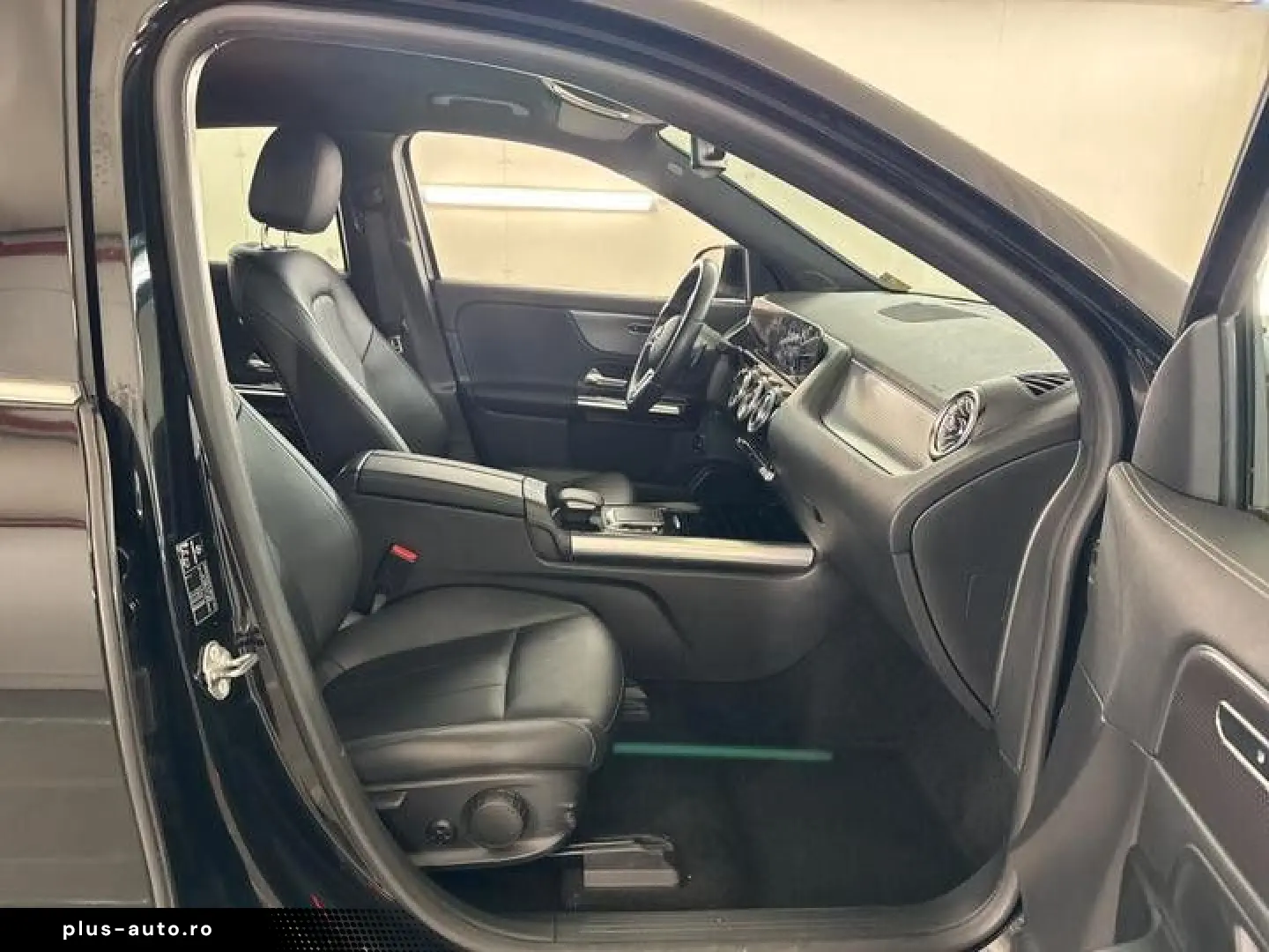 MERCEDES-BENZ EQA 250 LEDER LED Kamera-360  Netto-19300€