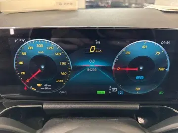 MERCEDES-BENZ EQA 250 LEDER LED Kamera-360  Netto-19300€