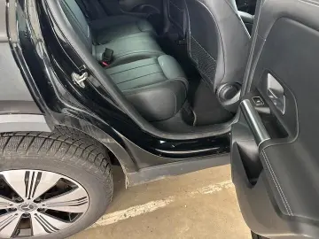 MERCEDES-BENZ EQA 250 LEDER LED Kamera-360  Netto-19300€