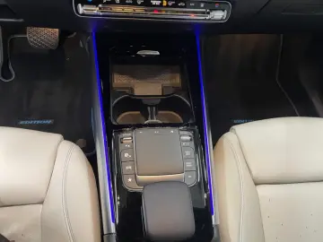 MERCEDES-BENZ EQA 250 AMG AMG MBUX HUD Wide Cam LED Navi AUT