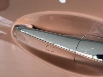 MERCEDES-BENZ EQA 250 AMG-LINE DISTRONIC PANO 360 HE&hellip;