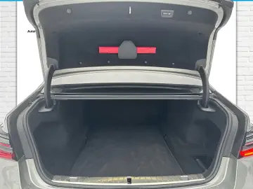 BMW 730d xDrive Limousine M Sportpaket Head-Up DAB