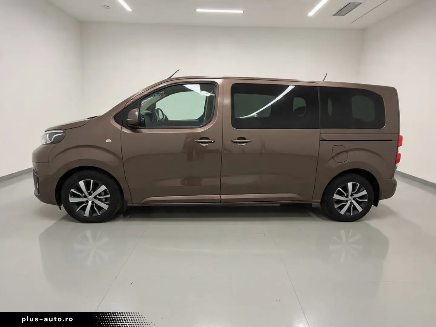 TOYOTA PROACE 8 locuri
