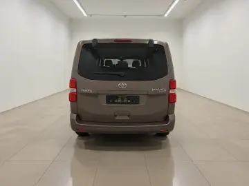 TOYOTA PROACE 8 locuri