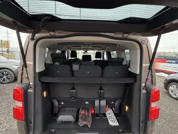 TOYOTA PROACE 8 locuri
