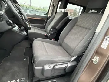TOYOTA PROACE 8 locuri