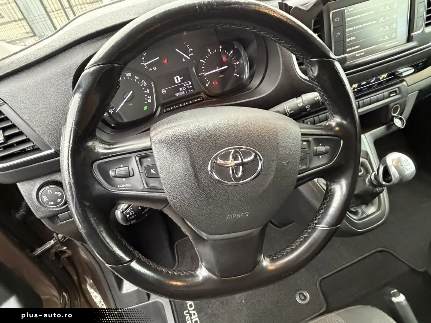 TOYOTA PROACE 8 locuri