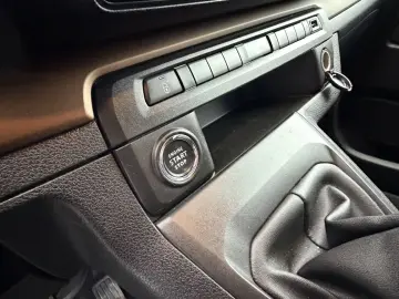 TOYOTA PROACE 8 locuri