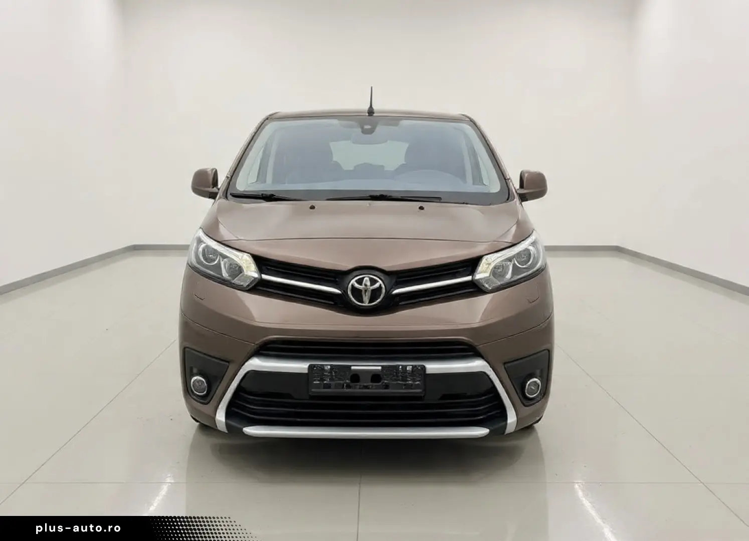 TOYOTA PROACE 8 locuri