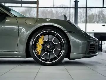 PORSCHE 911 (992) Turbo S  MwSt.  Approved  2.H  21  S-A