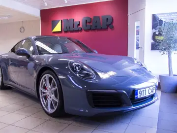 PORSCHE 911 Carrera 4S