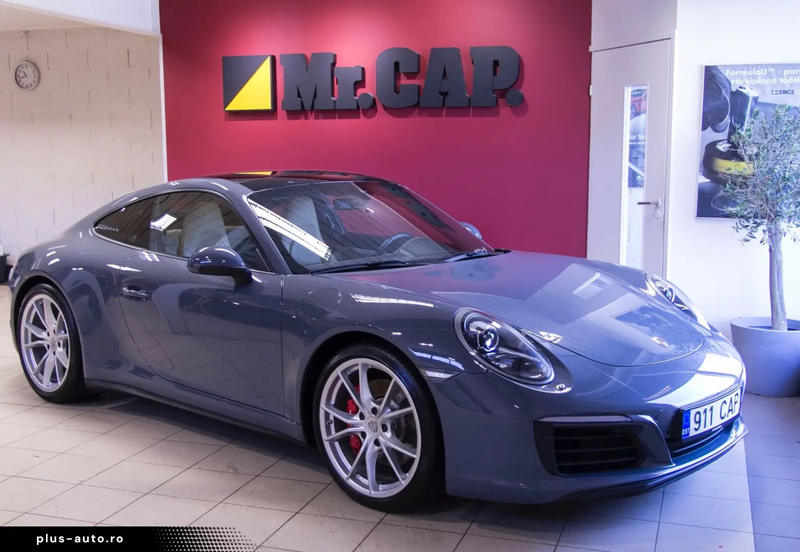 PORSCHE 911 Carrera 4S