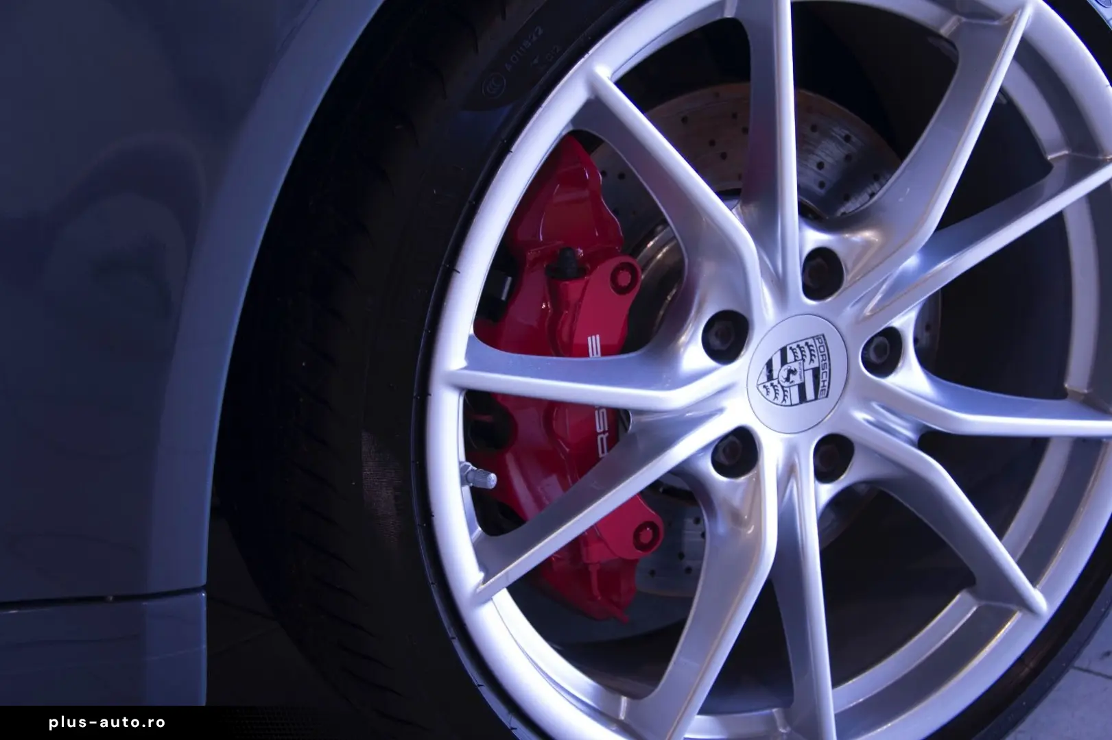 PORSCHE 911 Carrera 4S