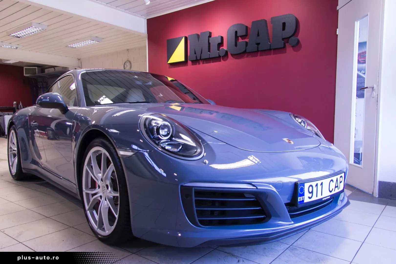 PORSCHE 911 Carrera 4S