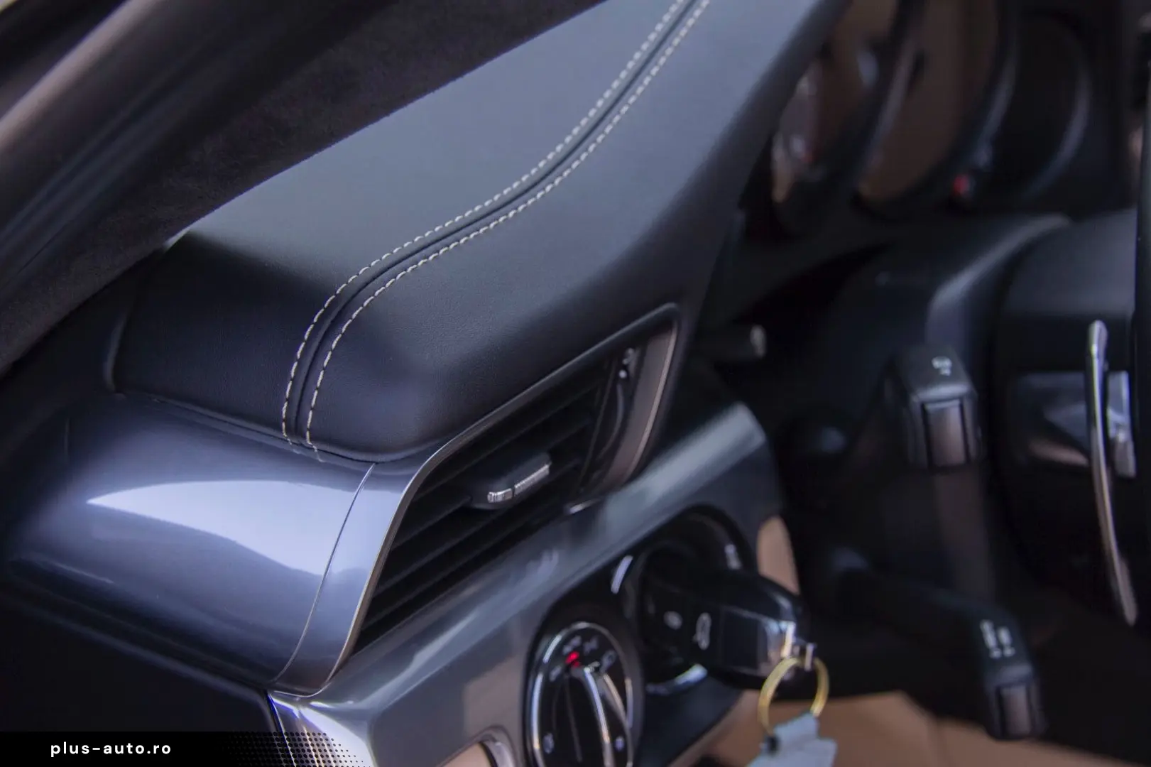 PORSCHE 911 Carrera 4S