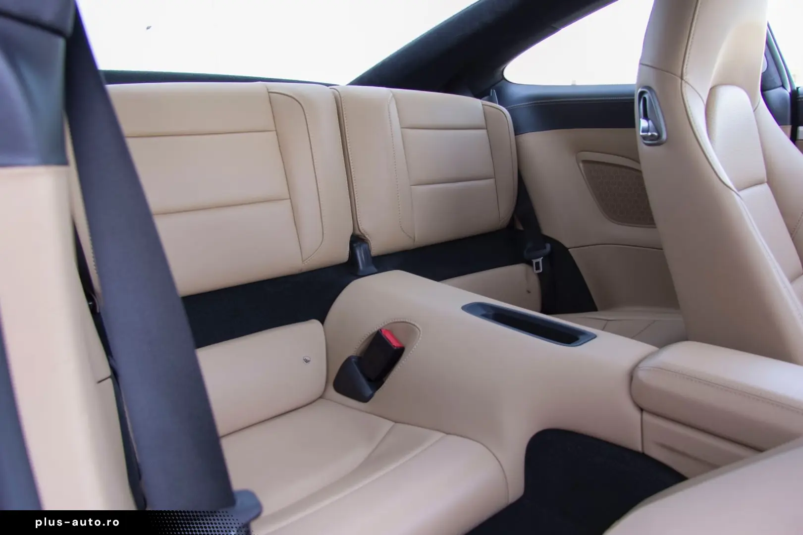 PORSCHE 911 Carrera 4S