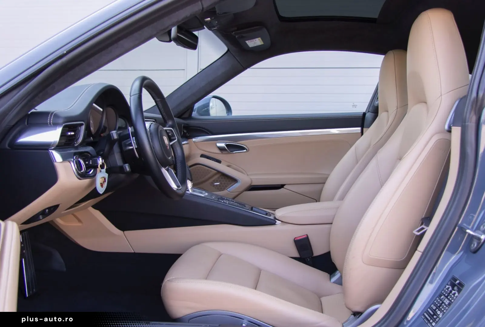 PORSCHE 911 Carrera 4S