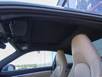 PORSCHE 911 Carrera 4S