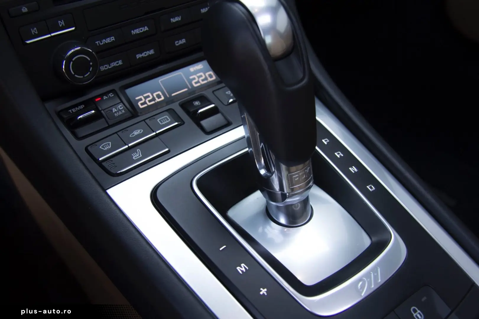 PORSCHE 911 Carrera 4S