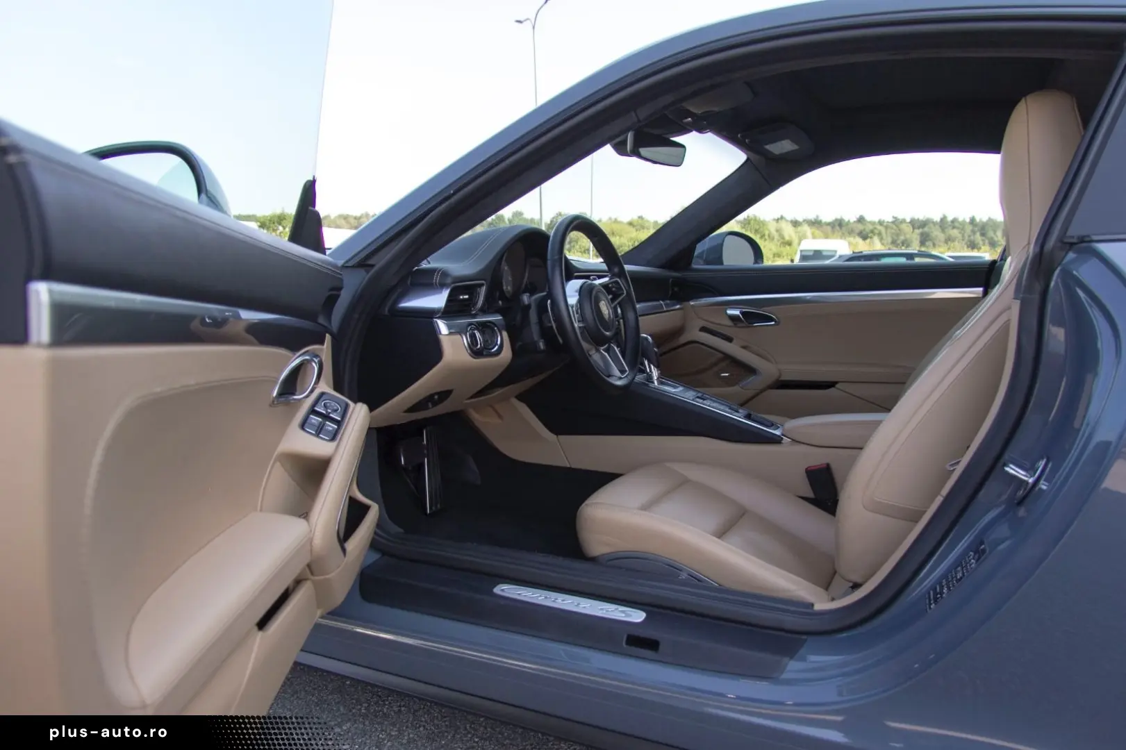 PORSCHE 911 Carrera 4S