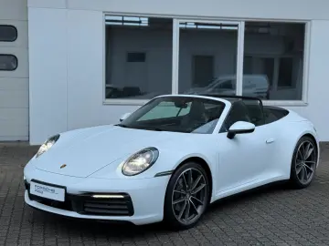PORSCHE 911 Carrera Cabriolet BOSE Kamera Spurhalte ACC