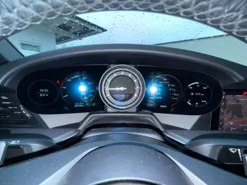 PORSCHE 911 Carrera Cabriolet BOSE Kamera Spurhalte ACC