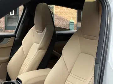 PORSCHE Cayenne E-Hybrid Coupe