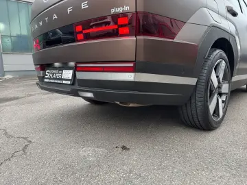 HYUNDAI SANTA FE 1.6T-GDI Signature Plug-In H. 4WD