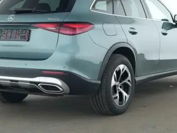 MERCEDES-BENZ GLC 300 e 4M Avantgarde Pano AHK MEMOR&hellip;