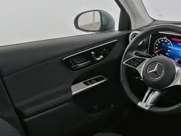 MERCEDES-BENZ GLC 300 e 4M Avantgarde Pano AHK MEMOR&hellip;