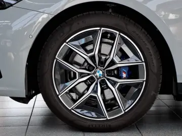 BMW 520d M-Sportpaket Pro Innovations-Paket Driving