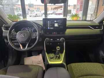 TOYOTA RAV 4 2.5 4x4 Hybrid Team Deutschland