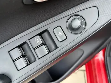 Mazda 2 Takumi 1.5 Benzina 90 Cp