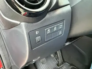 Mazda 2 Takumi 1.5 Benzina 90 Cp