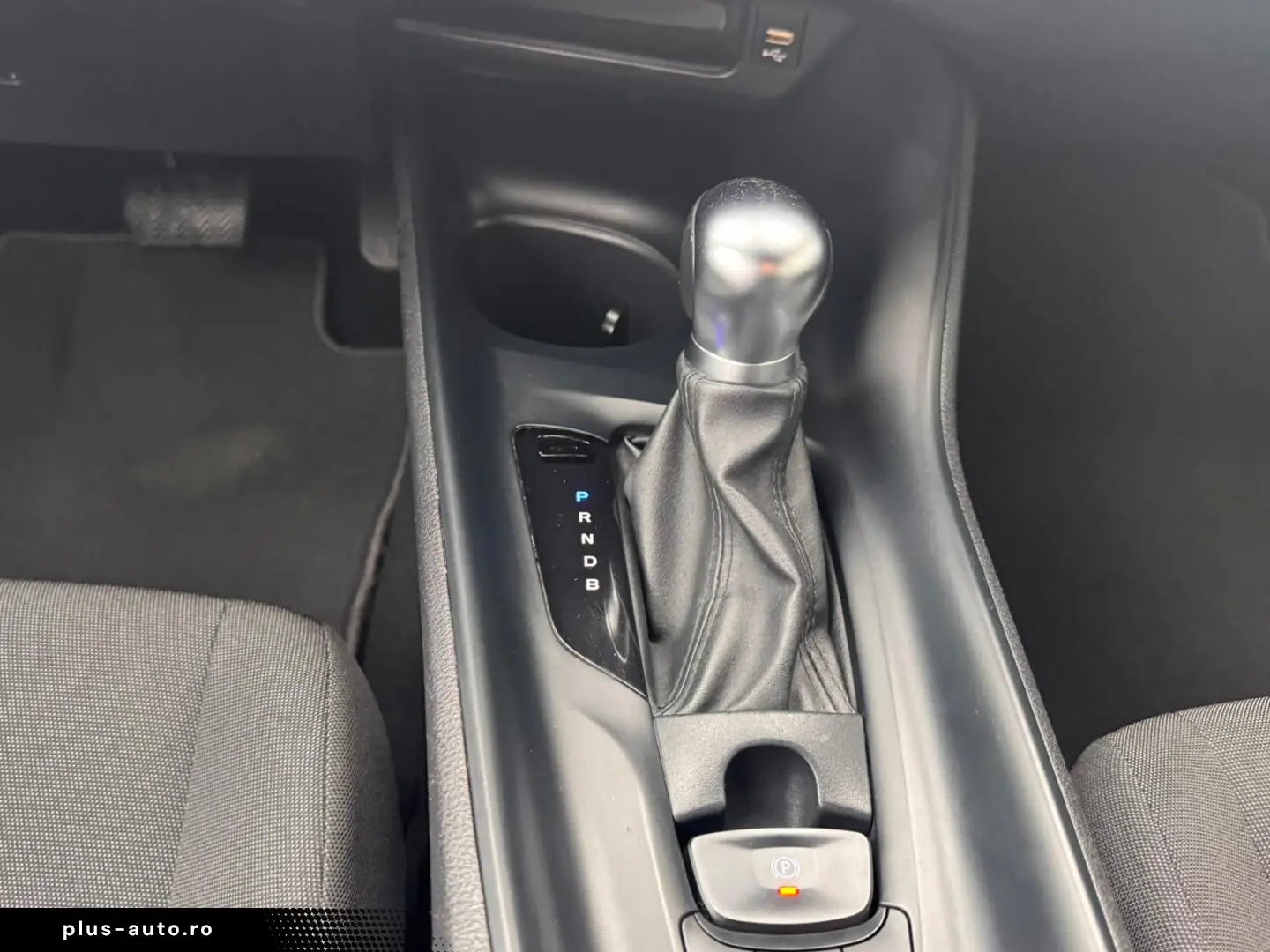 Toyota C-HR 1.8 HSD C-ENTER