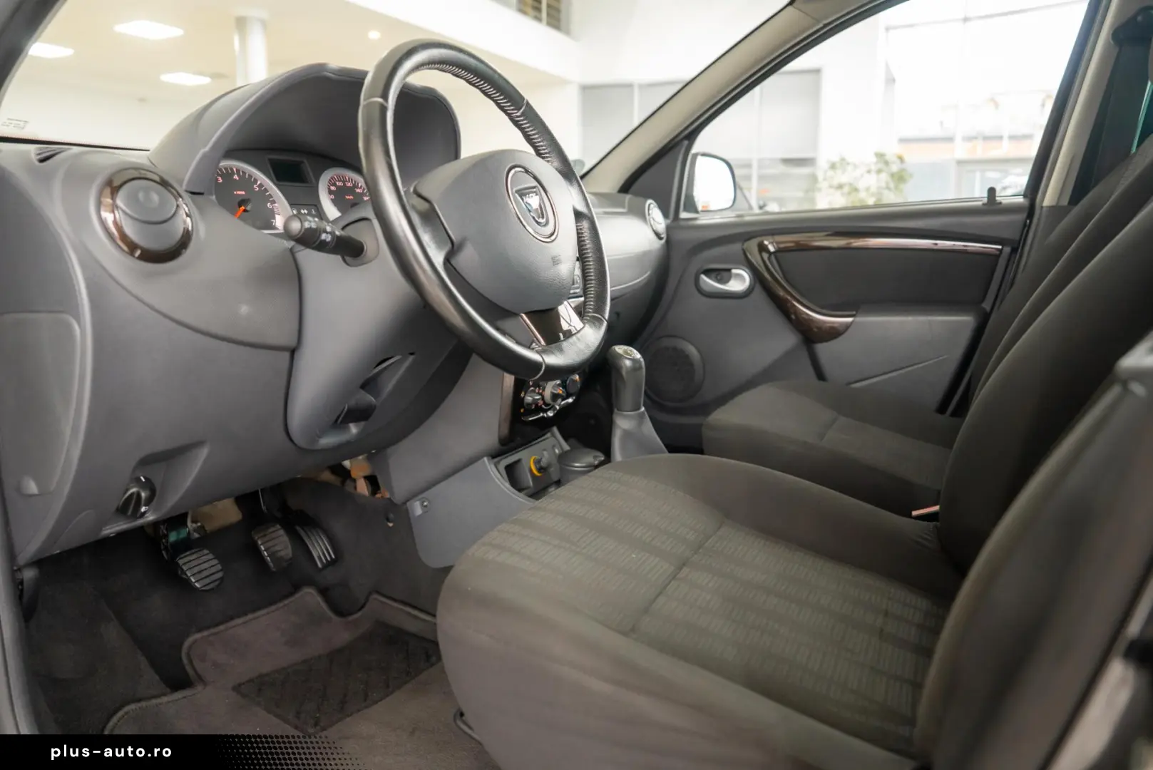 Dacia Duster 1.6i 16v  Laureate