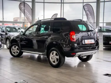 Dacia Duster 1.6i 16v  Laureate