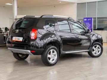 Dacia Duster 1.6i 16v  Laureate