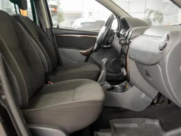 Dacia Duster 1.6i 16v  Laureate