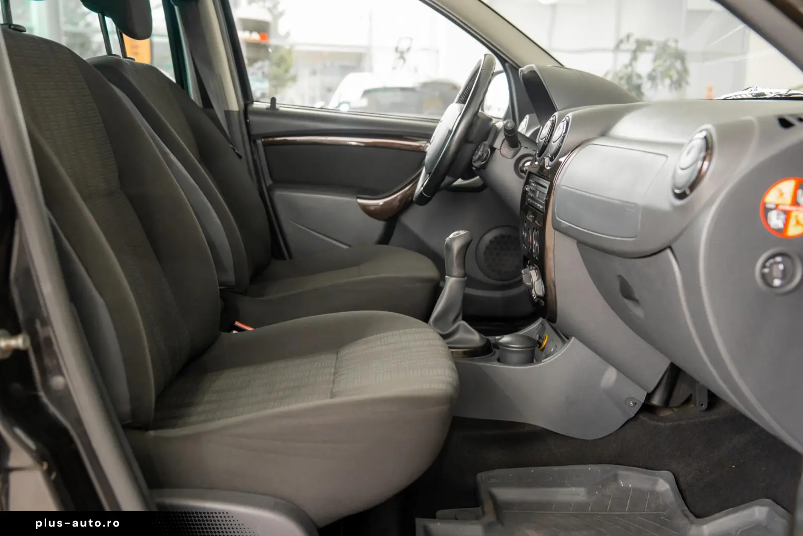 Dacia Duster 1.6i 16v  Laureate