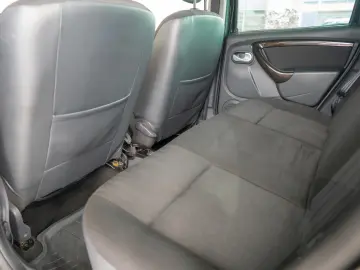 Dacia Duster 1.6i 16v  Laureate