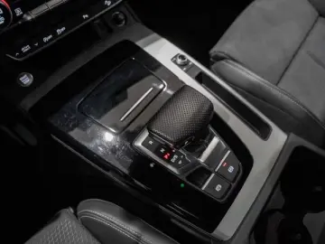 Audi Q5 SUV 40 TDI quattro S tronic