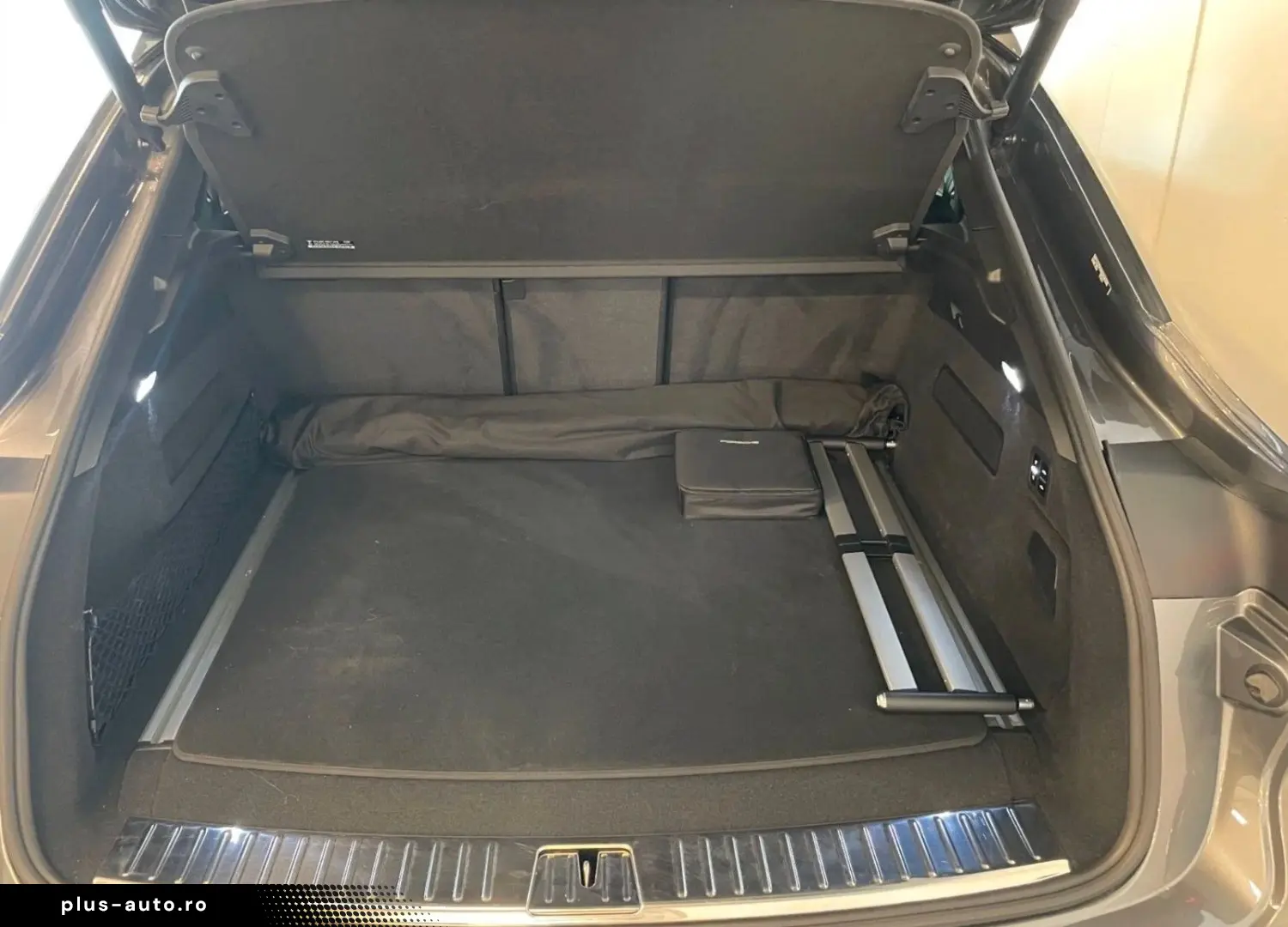 PORSCHE Cayenne Coupe E-Hybrid