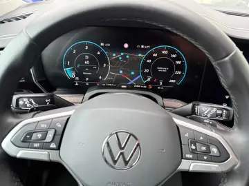 VW Touareg 3.0 TDI Elegance ACC Luftf. App-Con AHK